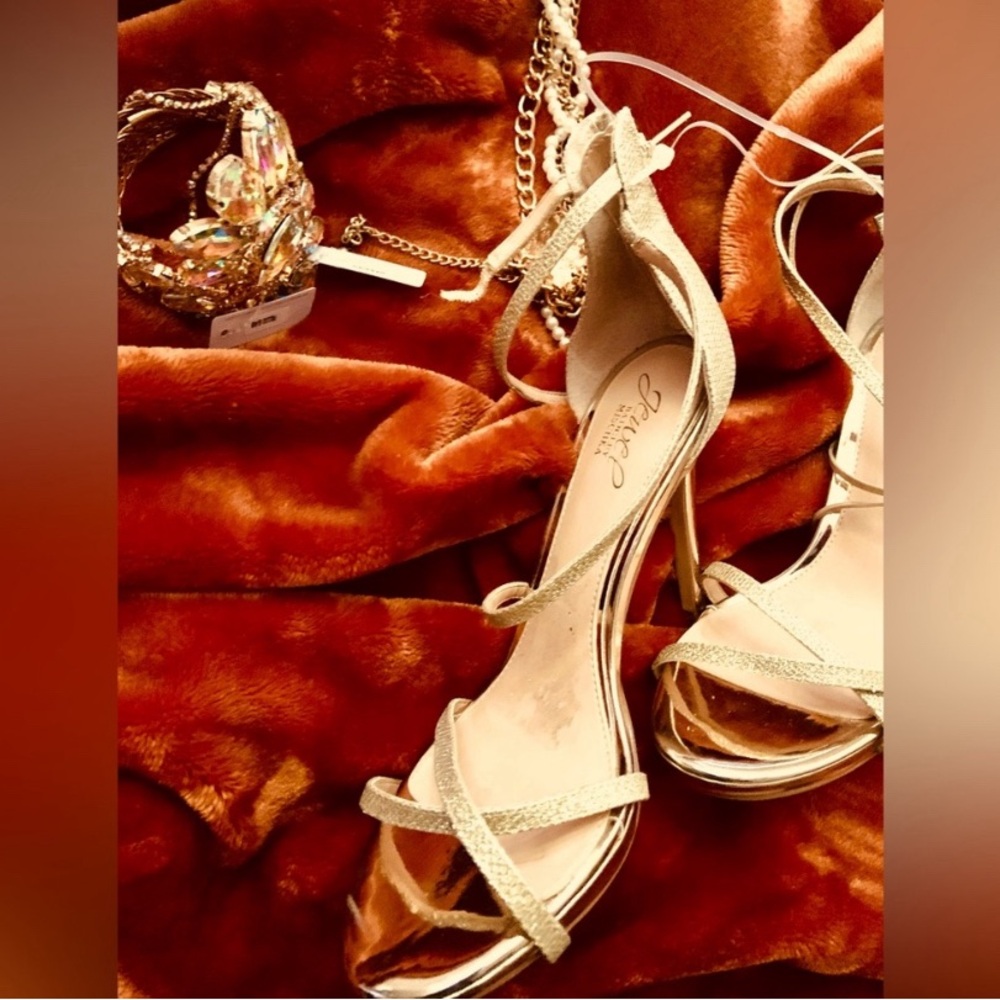Jewel Never Lonely Heel -No Box-Size 9 - Picture 4 of 6